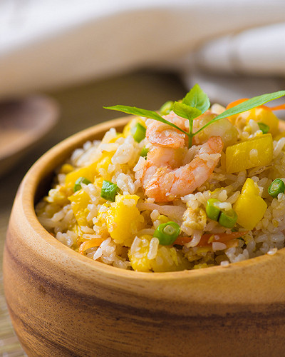 Salade de riz aux crevettes et ananas
